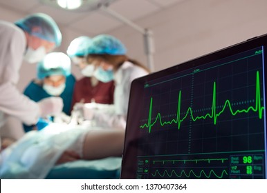 Monitoring of ECG and saturation O2 in the patient in the operating room