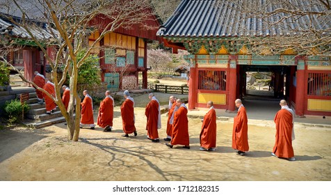 Korean buddhism Images, Stock Photos & Vectors | Shutterstock