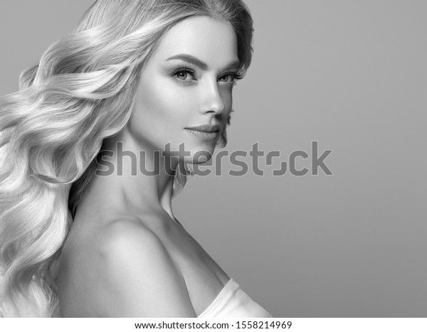 Monochrome Beautiful Hair Woman Healthy Beauty : stockfoto (