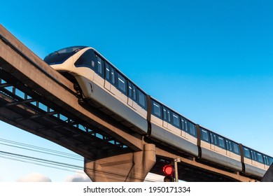 Monorail train of the São Paulo Metro on line 15-Silver.
