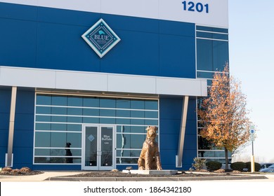 Monroe - Circa November 2020: Blue Buffalo Distribution Operations With A Statue Of Blue The Dog. Blue Buffalo Is A Division Of General Mills And Is A Wholesome Pet Food Manufacturer.