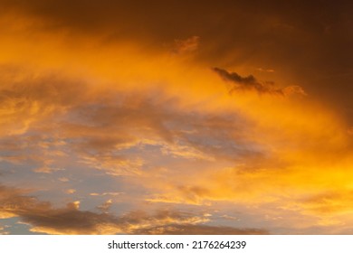 Monsoon Clouds In The Sonoran Desert Sky, Paint A Heaven Like Scene In The Heavens Above. Gorgeous Cotton Candy Pink And Caramel Cloudscape With Blue Sky. Pima County, Tucson, Arizona, USA.