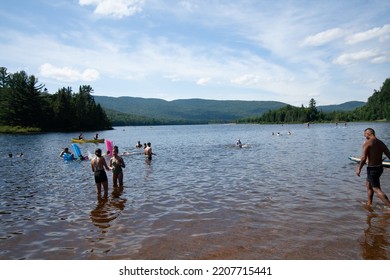 Mont Tremblant, Quebec,Canada, 07-03-2022 Quiet Beach In A Beautiful National Park In Perfect Coexistence With Nature, Enjoying The Summer And The Sun