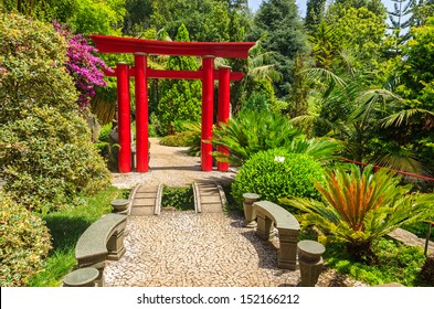 Bilder Stockfotos Und Vektorgrafiken Garten Pavillon Shutterstock