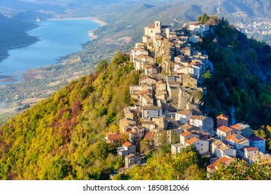 Monteferrante a village in Italy, Abruzzo, Chieti province. Autumn season