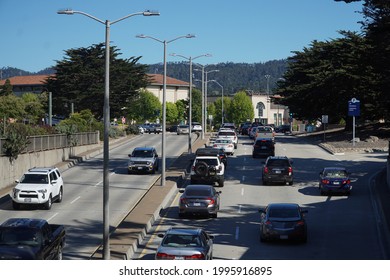 Monterey, California, USA. ‎Sunday, ‎June ‎13, ‎2021. A Line Of Cars At A Stop Light During Rush Hour In Monterey, California.