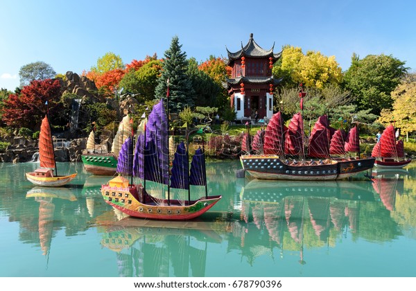 Montreal Botanical Garden Chinese Garden Autumn Stock Photo Edit