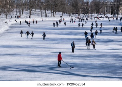 240 Skating Rink Montreal Images, Stock Photos & Vectors 