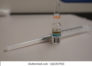 Montreal, Quebec, Canada January 2020 : A Vial Of Epinephrine / Adrenaline Used To Manage Cardiac Arrests And Severe Allergic Reactions / Anaphylaxis  With A Regular 3 Ml Syringe 