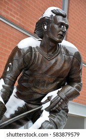 MONTREAL-CANADA 02 15 2017: Statue Of Guy Lafleur In Front The Bell Center. Lafleur Is The All-time Leading Scorer In Canadiens History, Notching 1,246 Points.