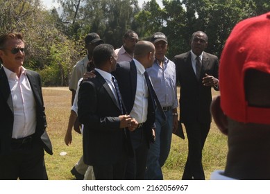 Montruois, Haití-MARZO 14: 2012: El Presidente Martelly llega a la XIX Conferencia Interamericana de la Cruz Roja.