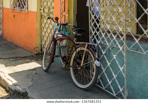 pedestal bike