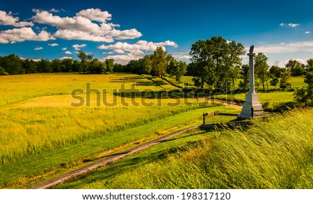 Monument and fields at Antietam National Battlefield, Maryland.