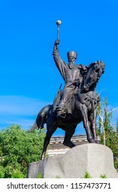 Monument To Hetman Petro Konashevych-Sahaidachny At Kontraktova Square In Kyiv, Ukraine