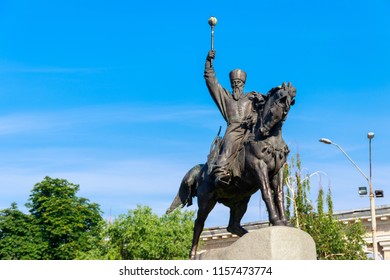 Monument To Hetman Petro Konashevych-Sahaidachny At Kontraktova Square In Kyiv, Ukraine