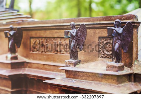 monument history angels bronze selective focus