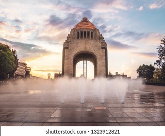 Monument To The Mexican Revolution (Monumento A La Revolucion) - Mexico City, Mexico