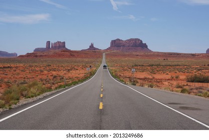 Monument Valley, Highway, Utah, USA