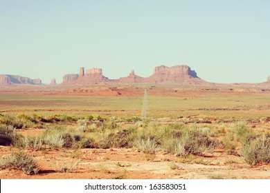 Monument Valley Navajo National Park, Utah, USA.