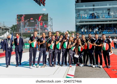 Monza, Italy. 12 September 2021. F1 World Championship. Heineken Italian Gran Prix. Race Day. Group Of Italian Olimpipic Tokio 2020 Athletes On The Starting Grid.