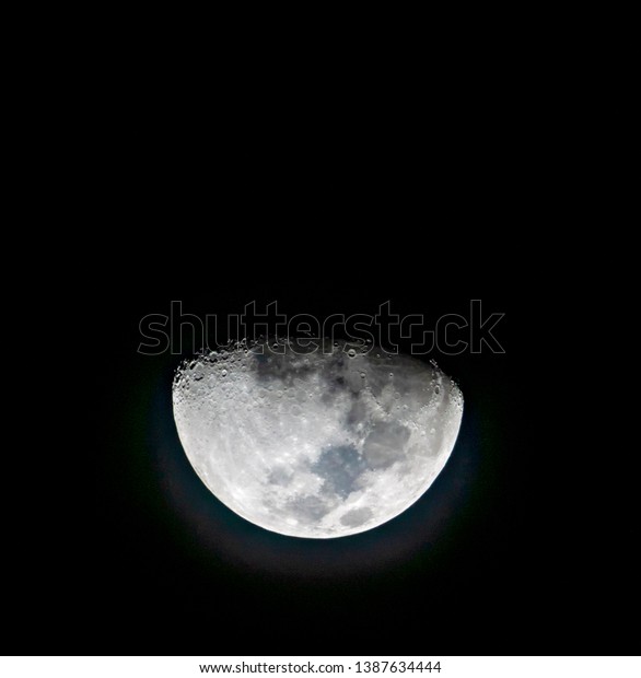 The moon after the first quarter\
for 2 days and taken while the moonset saw the rabbit headlong\
