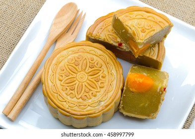 Durian Moon Cake Images Photos Et Images Vectorielles De Stock Shutterstock