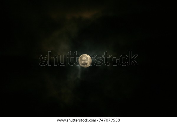 Moon / Moon cloudy\
night