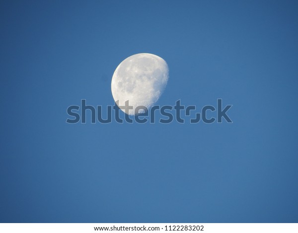 Moon in daytime
sky