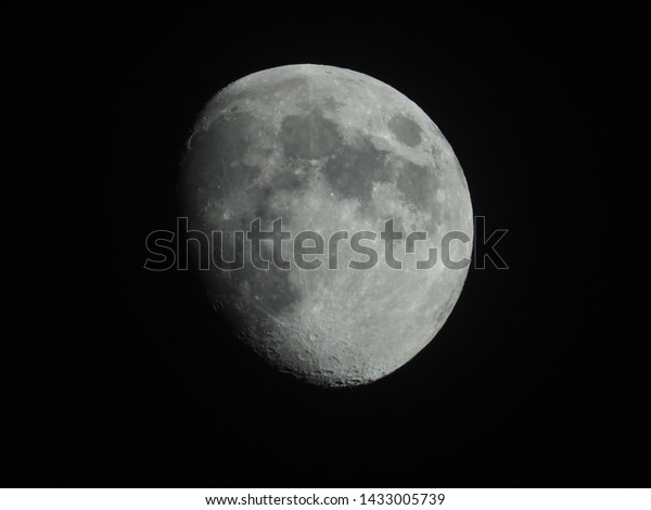 moon in full moon phase, view of the moon during
the day and at night