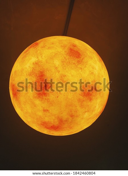 \
The moon lamp is very\
beautiful