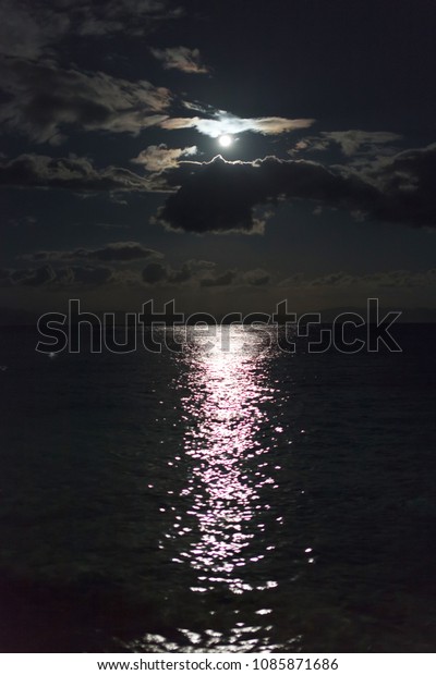 moon light and\
sea