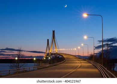 Moon over Replot bridge