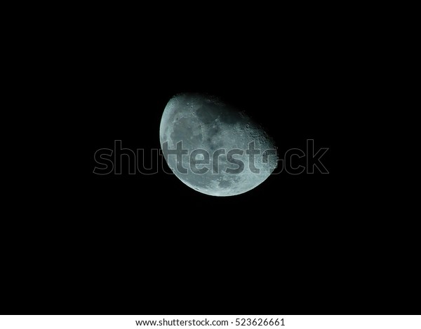 Moon phase 69\
percent clear - 19 / November\
2016