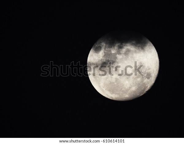 Moon
Phases / The Moon is an astronomical body that orbits planet Earth,
being Earth's only permanent natural satellite. It is the
fifth-largest natural satellite in the Solar
System