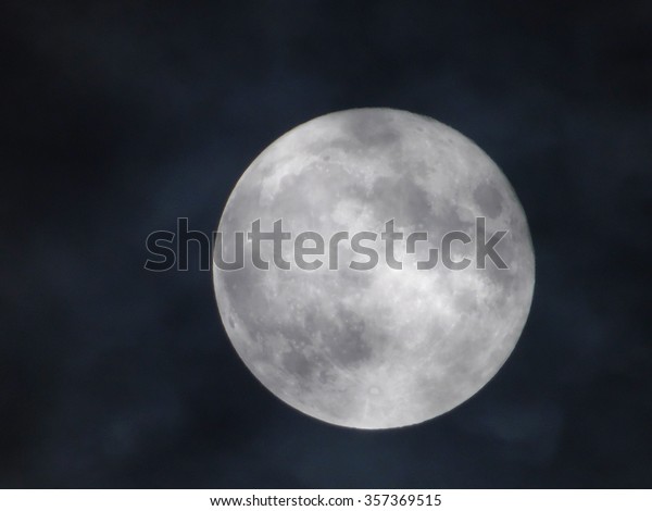 \
Moon.\
Photo of the moon is very interesting. It is possible to see the\
craters from meteorites and interesting places on the surface.\
Pictures of the moon using a telephoto\
lens.