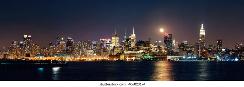 Moon Rise Over Midtown Manhattan With City Skyline At Night