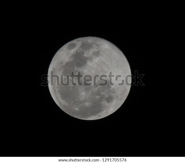 The moon\
shows its full face to Earth once a\
month.