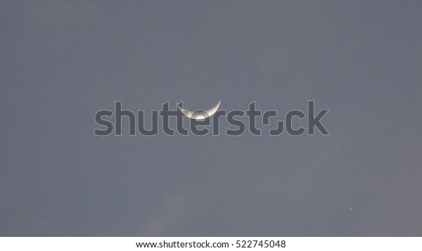 Moon smiling in the
morning   , Half-moon 
