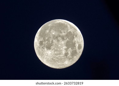  Moonrise in a cloudless sky                              