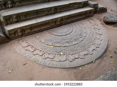 Moonstone Sandakada Pahana Anuradhapura, Sri Lanka