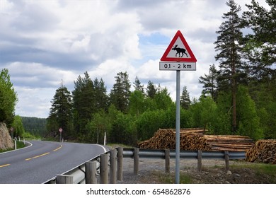 936 Moose road sign Images, Stock Photos & Vectors | Shutterstock