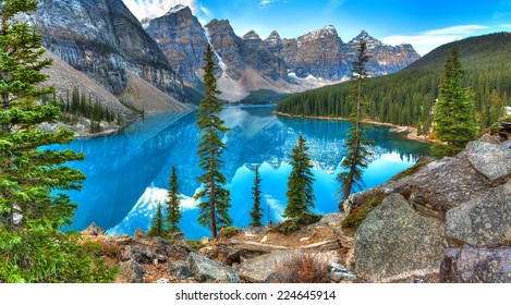  Moraine Lake In Banff National Park, Canada,  Valley Of The Ten Peaks