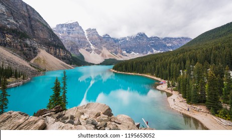 115,154 Alberta Mountains Images, Stock Photos & Vectors 