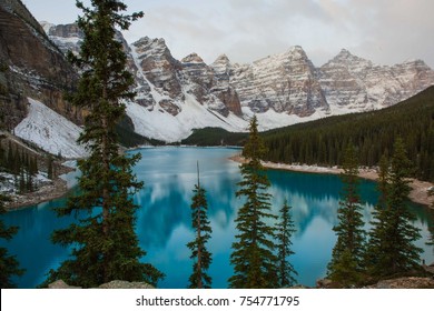 Moraine Lake Canadian Rockies Stock Photo 754771795 