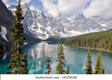 Moraine Lake, Rocky Mountains (Canada)