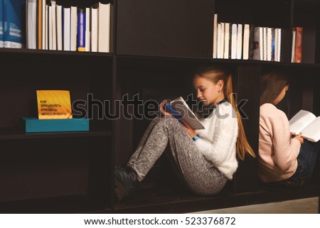 It is more convenient to read in bookcase