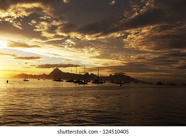 Morea Island View From The Sea At Sunset - French Polinesia