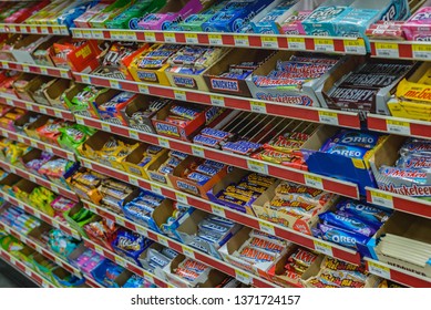 MORGAN CITY, L.A. / USA - APRIL 16, 2019: Candy Bars Merchandised At A Convience Store, Gas Station Food For Sale In Morgan City Bayou Vista, Louisian.