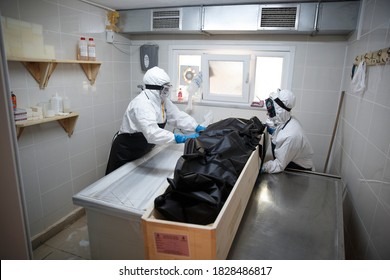 Morgue Workers Wear Personal Protective Equipment Stock Photo ...