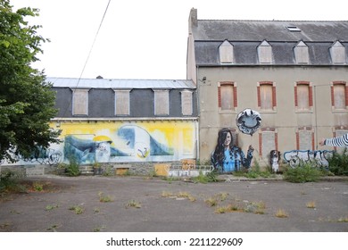 Morlaix, France - 08 14 2022 : Former Elementary School, Exterior View, Town Of Morlaix, Department Of Finistère, Brittany, France